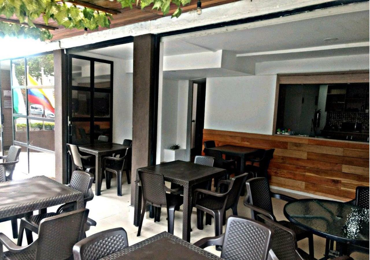 Hotel Med 70 Medellín Exterior foto